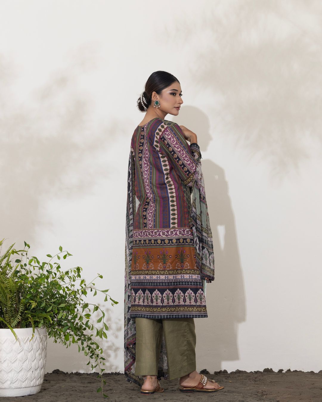 HMC133 (2)